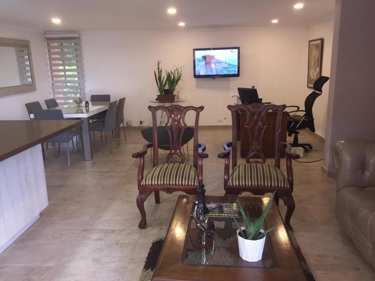 Apartamento Comodo , Grande En Poblado *