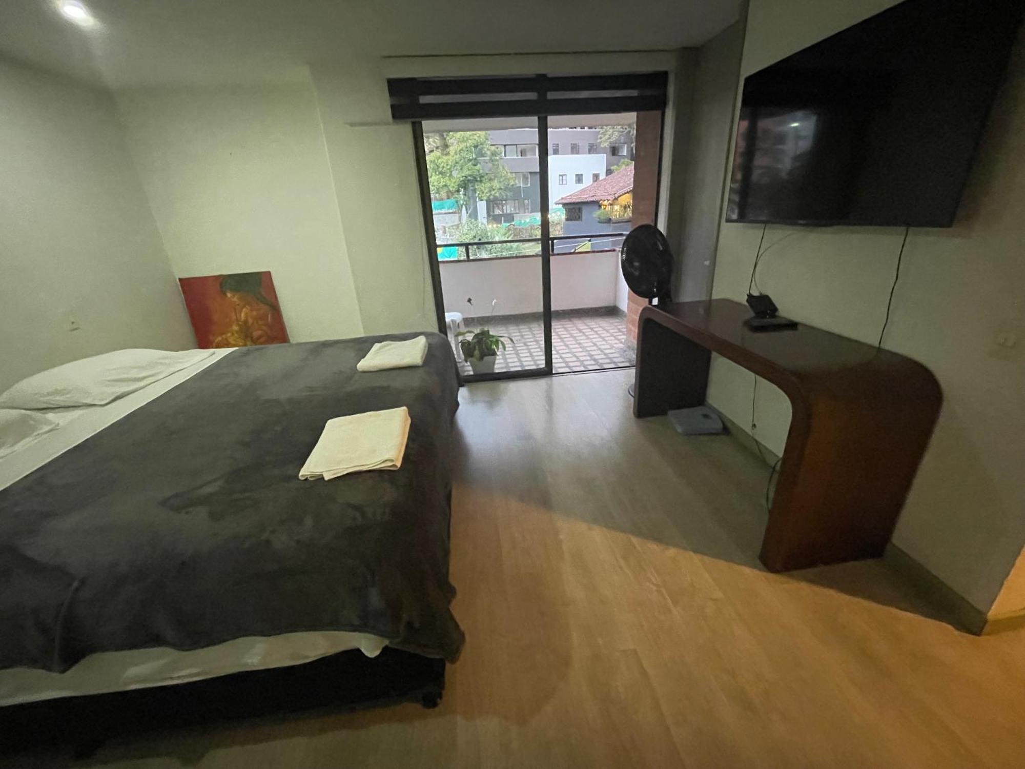 Apartamento Comodo , Grande En Poblado