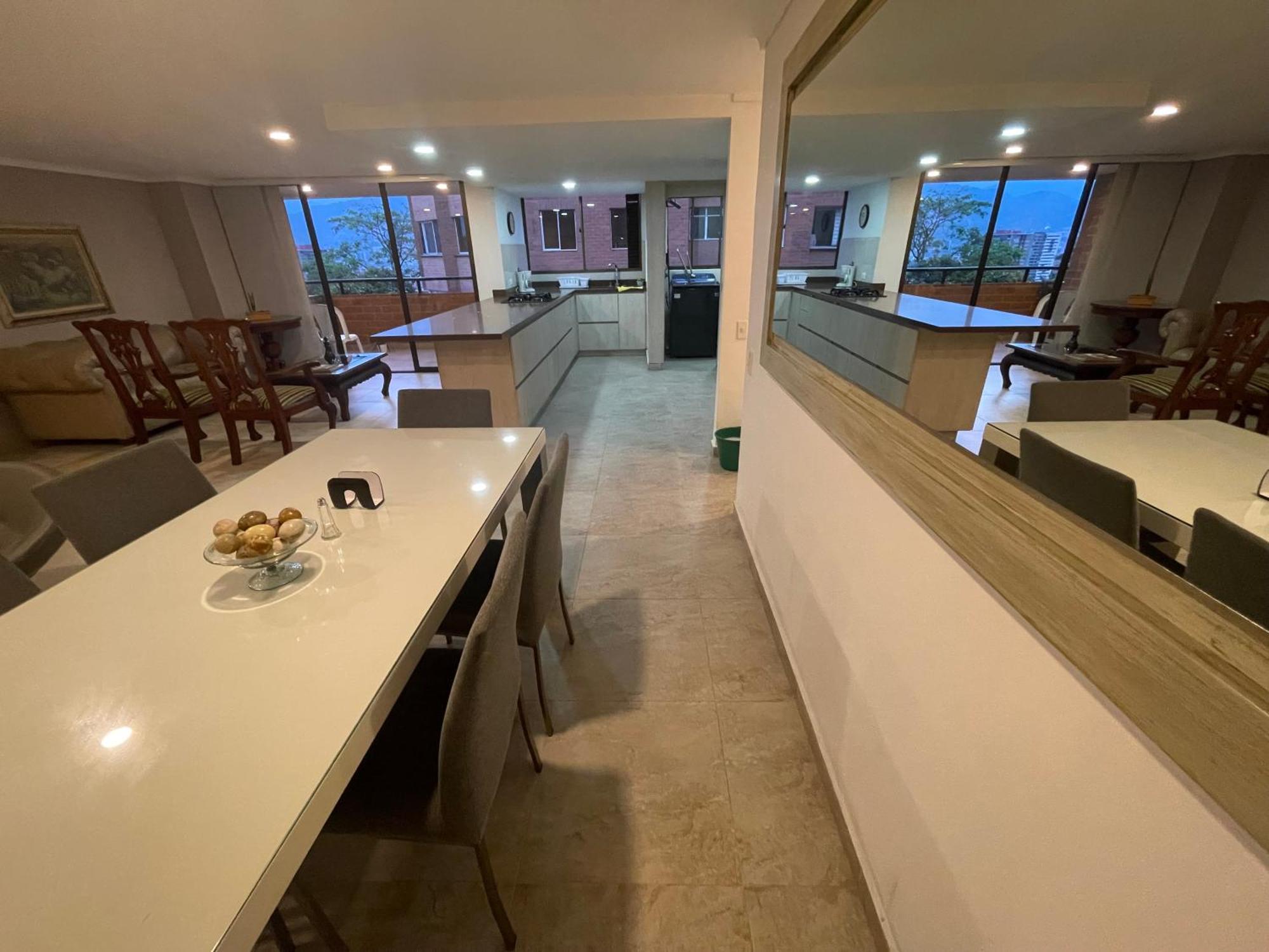 Apartamento Comodo , Grande En Poblado Apartment