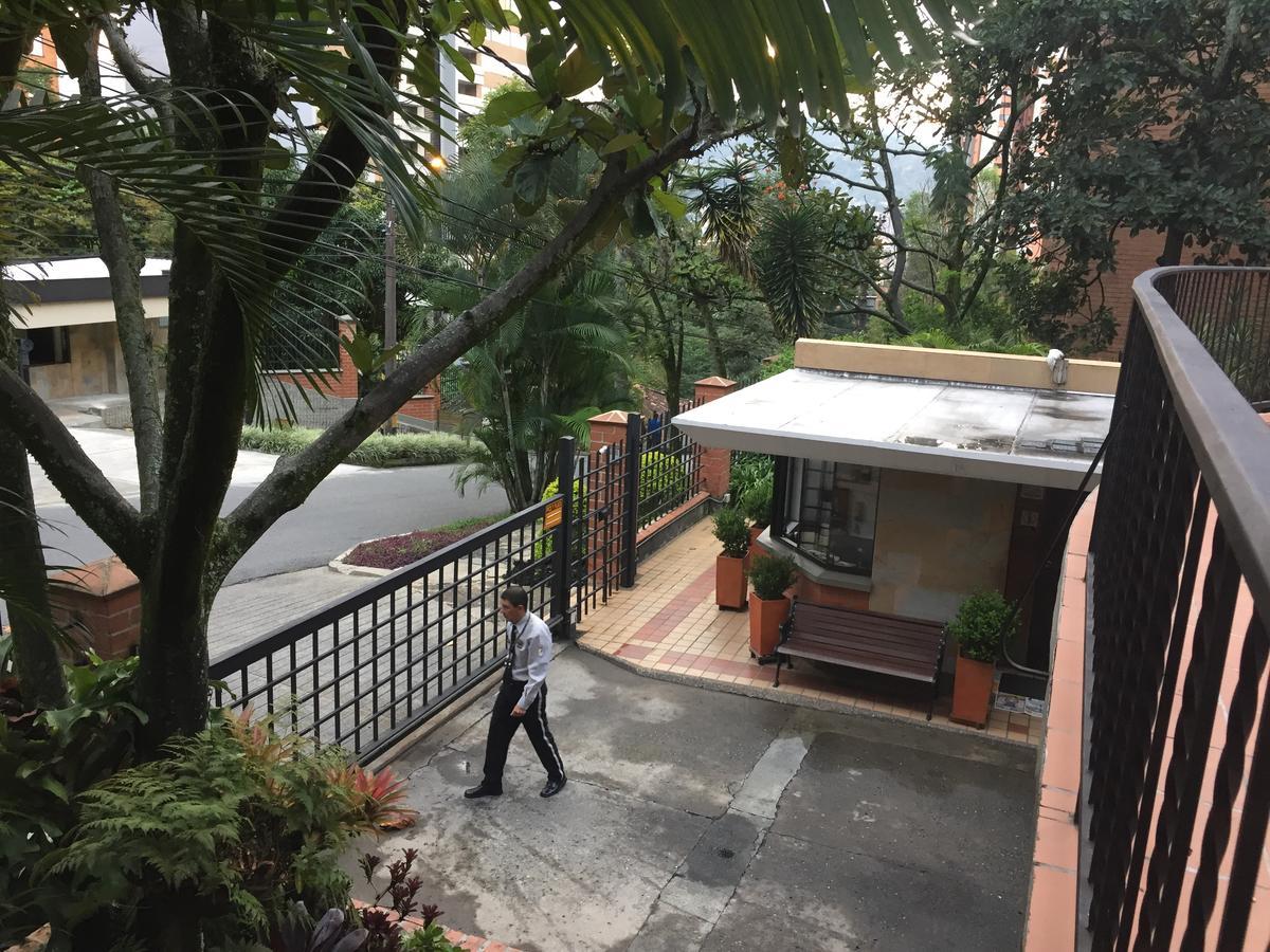 Apartamento Comodo , Grande En Poblado Apartment *