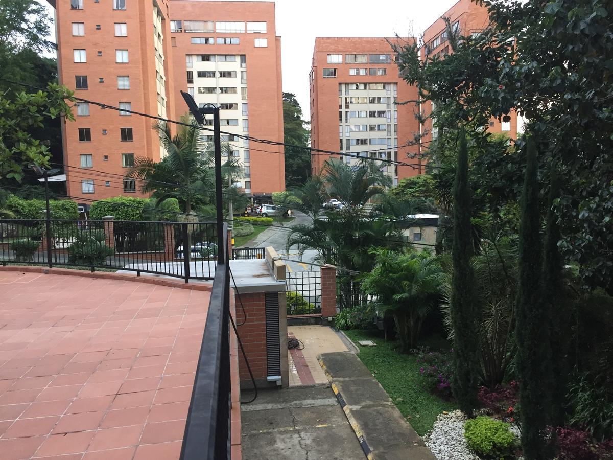 Apartamento Comodo , Grande En Poblado Apartment *